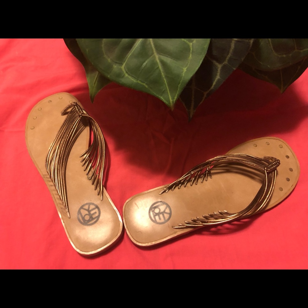 (SOLD) Sandals - Picture 3 of 3
